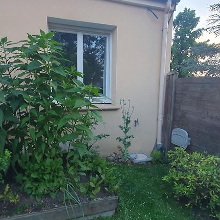 A la Topaze, Gite avec piscine privée chauffée pour 2 ou 3 Le May-sur-Evre Esterno foto