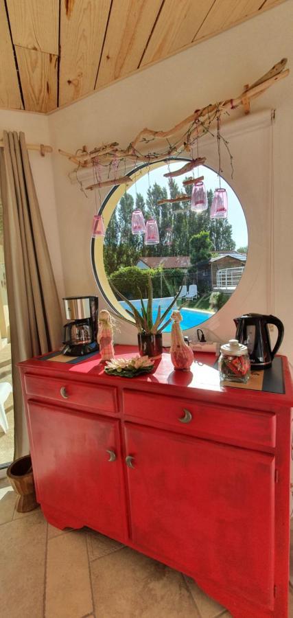 A la Topaze, Gite avec piscine privée chauffée pour 2 ou 3 Le May-sur-Evre Esterno foto