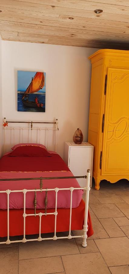 A la Topaze, Gite avec piscine privée chauffée pour 2 ou 3 Le May-sur-Evre Esterno foto