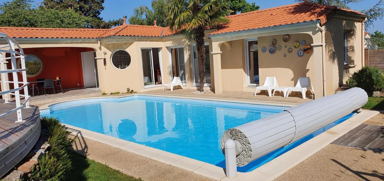 A la Topaze, Gite avec piscine privée chauffée pour 2 ou 3 Le May-sur-Evre Esterno foto